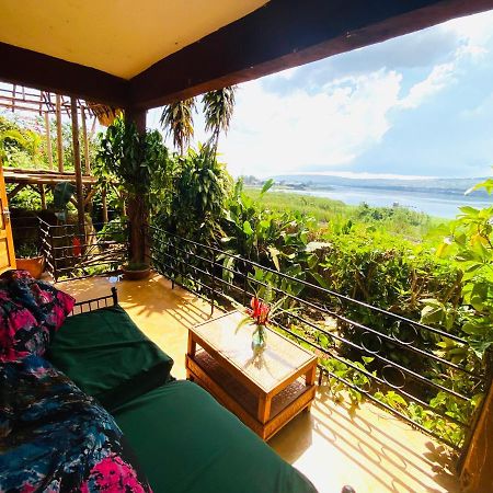 Homeonthenile Lake View Double Джинджа Экстерьер фото