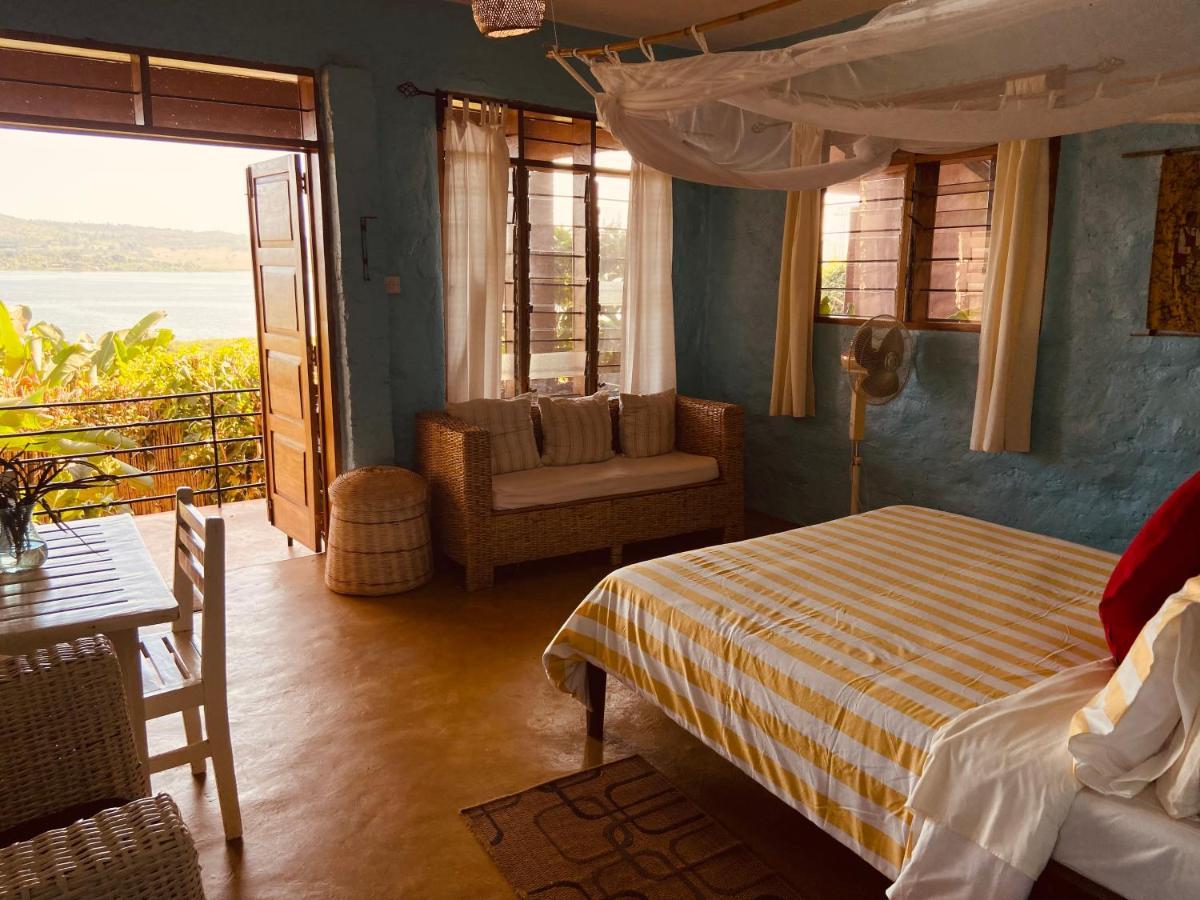 Homeonthenile Lake View Double Джинджа Экстерьер фото